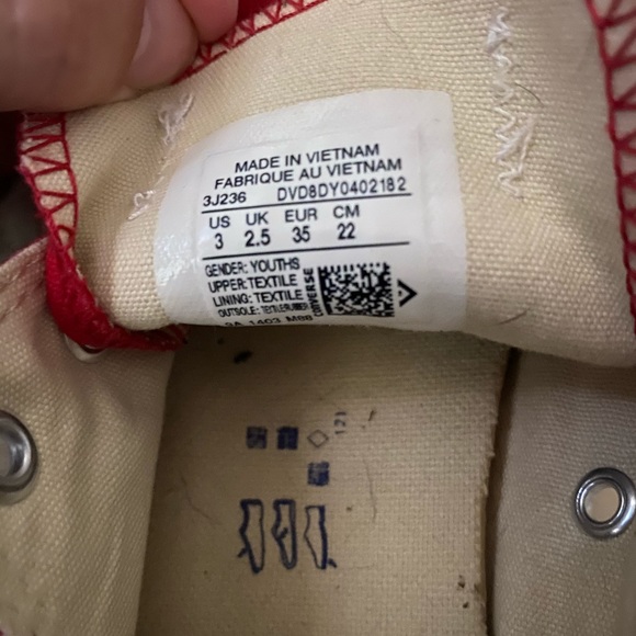 Converse - Picture 3 of 4